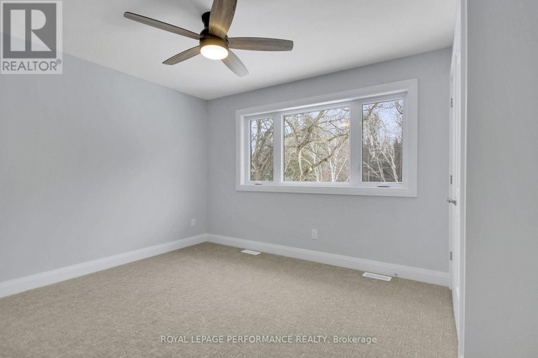 28549099/9-brydon-court/tanglewood/ottawa/ontario/K2G4A6_31