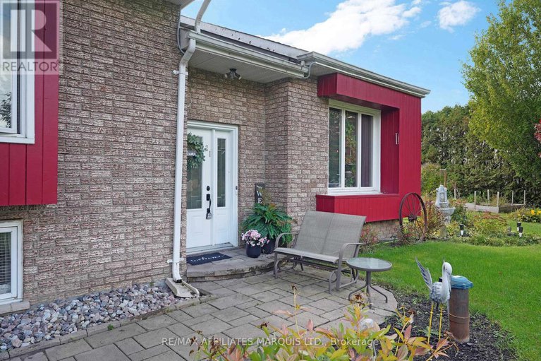 29034285/21-ste-therese-boulevard/embrun/russell/ontario/K0A1W0_7