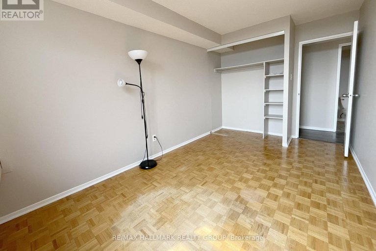 28555722/1210-2871-richmond-road/queensway-terrace-north/ottawa/ontario/K2B8M5_19