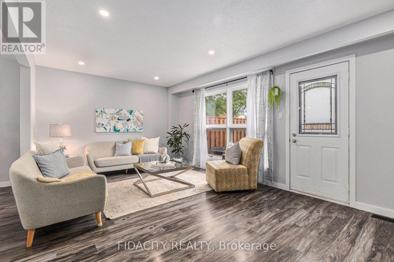 28360689/19-carmichael-court/beaverbrook/ottawa/ontario/K2K1K1_8