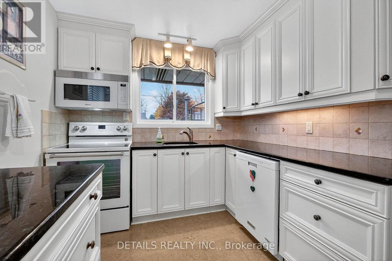 29077248/1031-connaught-avenue/queensway-terrace-north/ottawa/ontario/K2B5N2_16