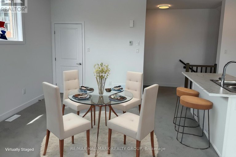 28493052/1017-silhouette-private/cedargrovefraserdale/ottawa/ontario/K2J2R3_8