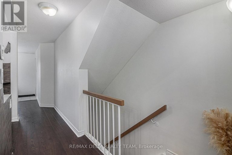 28052434/a-6704-jeanne-darc-boulevard/convent-glen-north/ottawa/ontario/K1C6E9_22