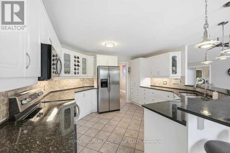 29249194/1147-fieldown-street/cumberland-ridge/ottawa/ontario/K4C1R7_6