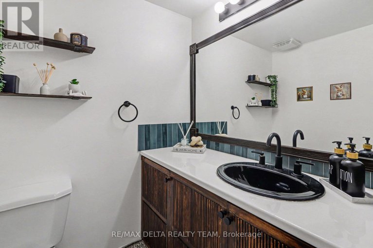 29388557/a-6704-jeanne-darc-boulevard/convent-glen-north/ottawa/ontario/K1C6E9_19