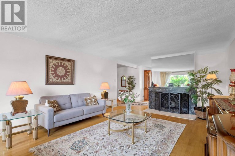 28603549/1916-alta-vista-drive/faircrest-heights/ottawa/ontario/K1H7K6_8