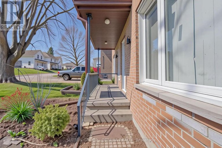 28403584/231-perth-street/brockville/brockville/ontario/K6V5E7_2
