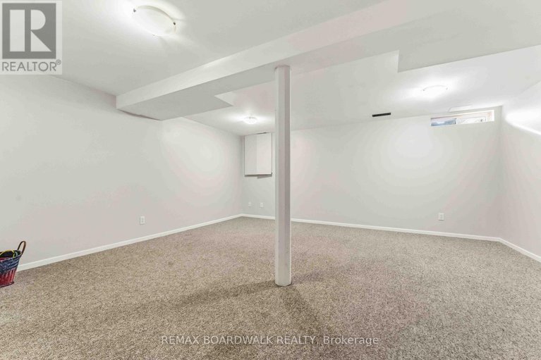 29341768/13-corley-private/heron-gateindustrial-park/ottawa/ontario/K1V8T7_23