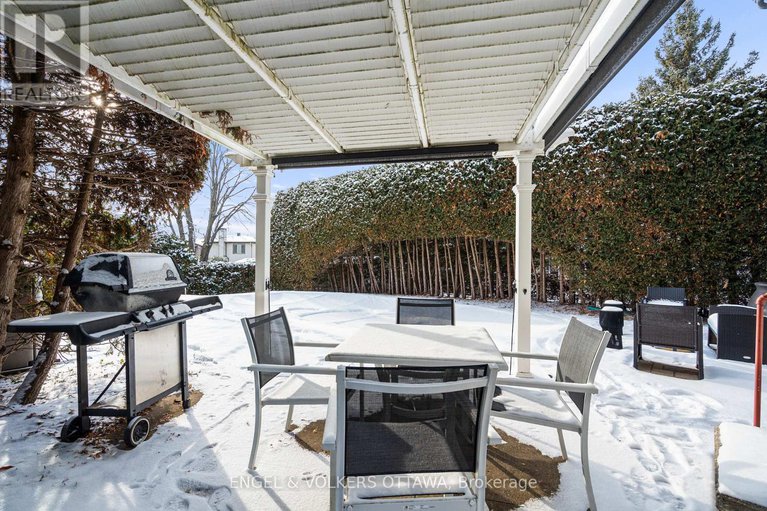 29176704/29-valley-ridge-street/borden-farmstewart-farmcarleton-heightsparkwood-hills/ottawa/ontario/K2E7W3_45