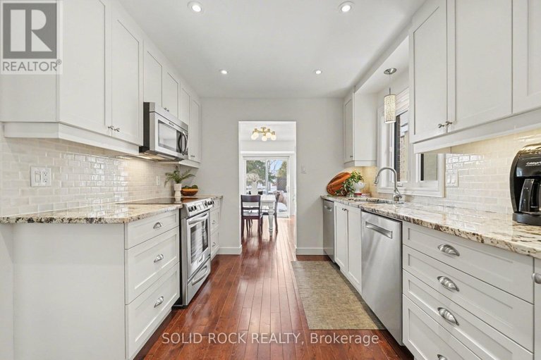 29618484/51-pemberton-crescent/manordale/ottawa/ontario/K2G4Y9_9