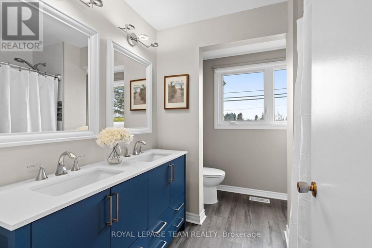 28656808/6481-rideau-valley-drive-n/manotick-south-to-roger-stevens/ottawa/ontario/K4M1B3_20