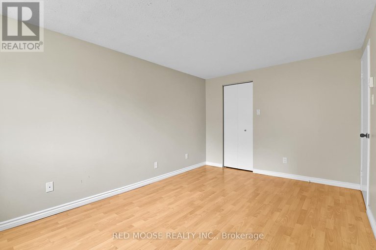 28615037/36a-782-st-andre-drive/hiawatha-parkconvent-glen/ottawa/ontario/K1C4R7_32