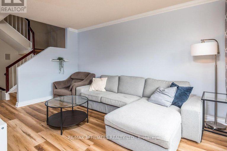 28629180/6-eagleview-street/emerald-meadowstrailwest/ottawa/ontario/K2M2R2_6