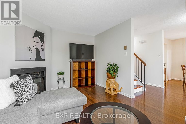 28984792/104-1820-marsala-crescent/fallingbrookpineridge/ottawa/ontario/K4A2E7_8