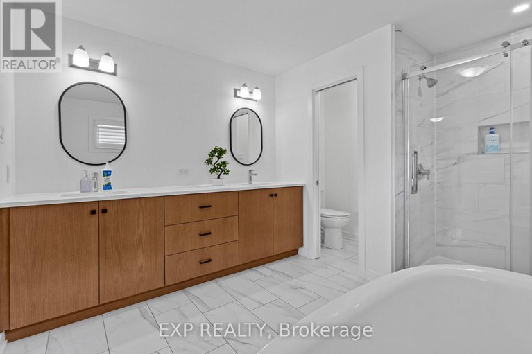 29239839/4556-kelly-farm-drive/blossom-parkkemp-parkfindlay-creek/ottawa/ontario/K1X0G8_24