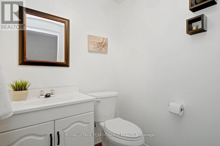 29180735/552-loucks-drive/village-of-russell/russell/ontario/K4R1B6_32