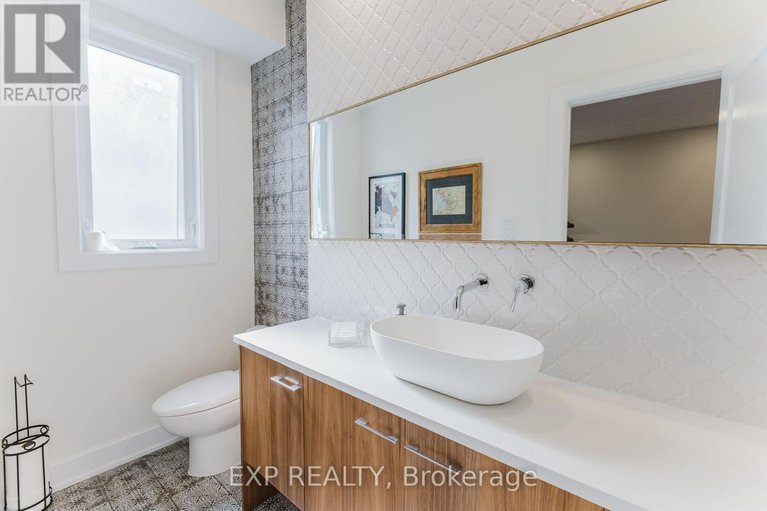 28497518/62-columbus-avenue/overbrook/ottawa/ontario/K1K1R3_11