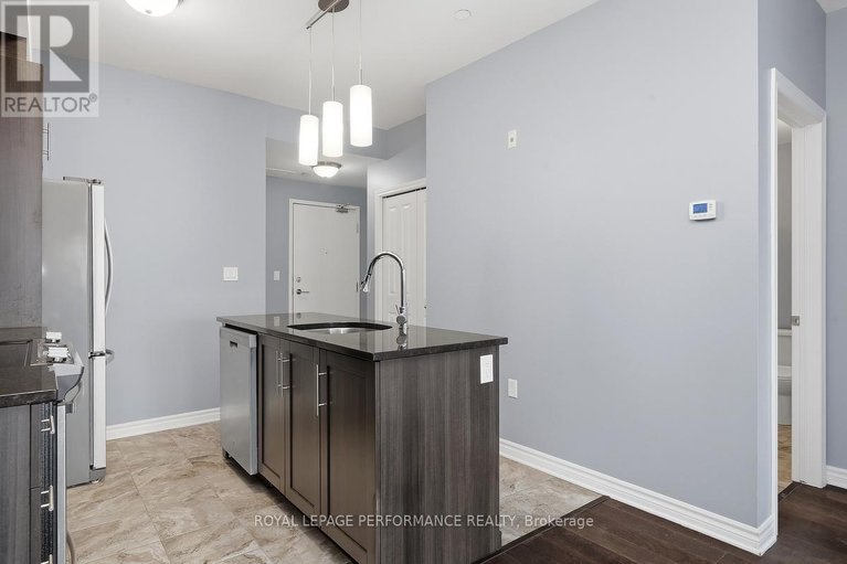 29446146/116-120-prestige-circle/chatelaine-village/ottawa/ontario/K4A1B4_18