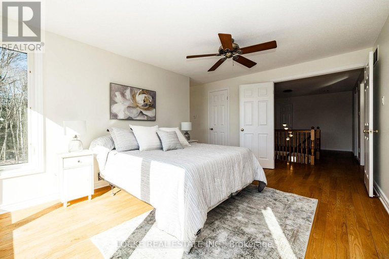 29535443/1404-forest-valley-drive/chapel-hill/ottawa/ontario/K1C5M8_23