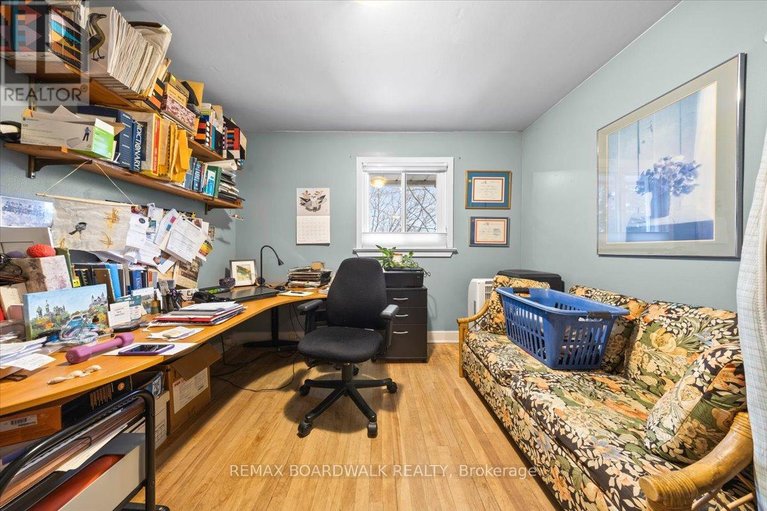 29467725/151-riverdale-avenue/old-ottawa-southrideau-gardens/ottawa/ontario/K1S1R1_39