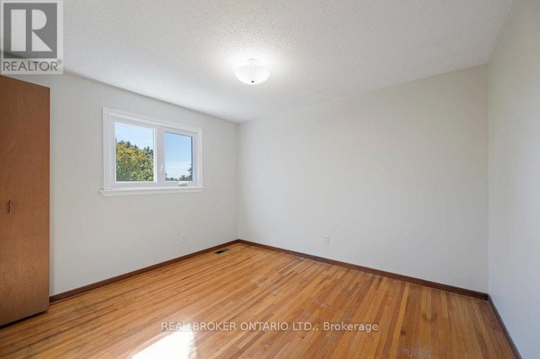 28986692/60-westpark-drive/blackburn-hamlet/ottawa/ontario/K1B3E5_21