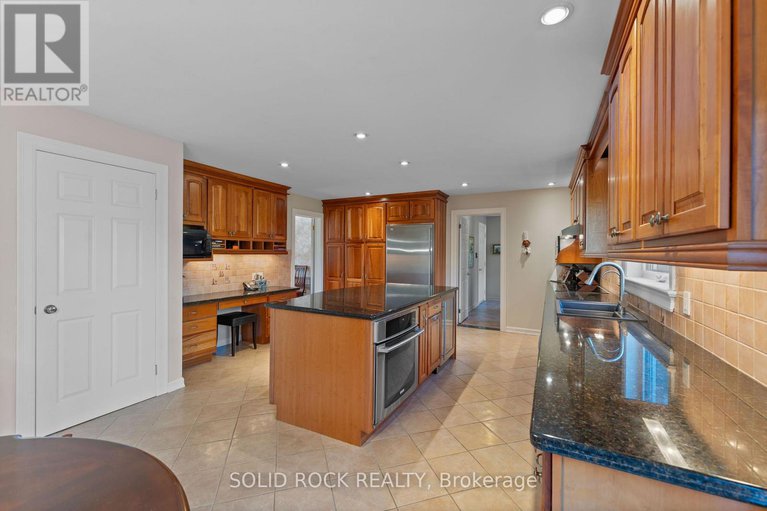 28931406/5569-whitewood-avenue/manotick-village-manotick-estates/ottawa/ontario/K4M1E1_13