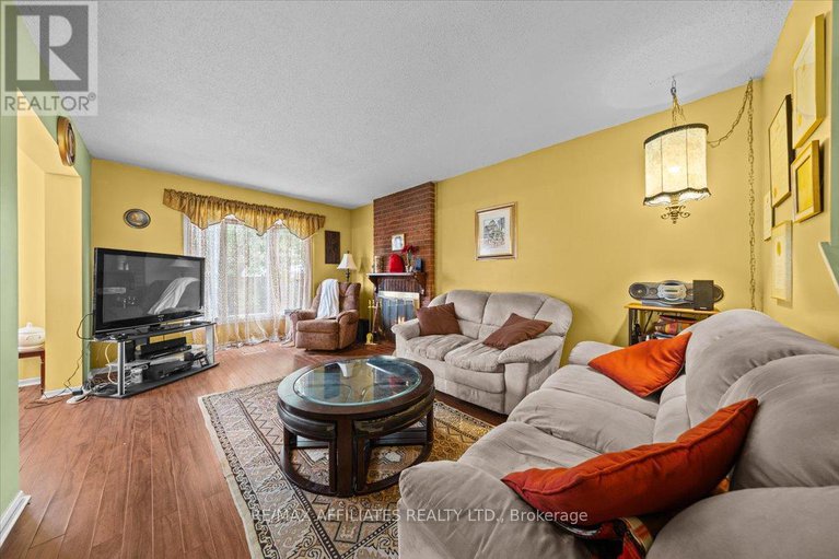 28911967/1093-st-lucia-place/convent-glen-north/ottawa/ontario/K1C2G4_6