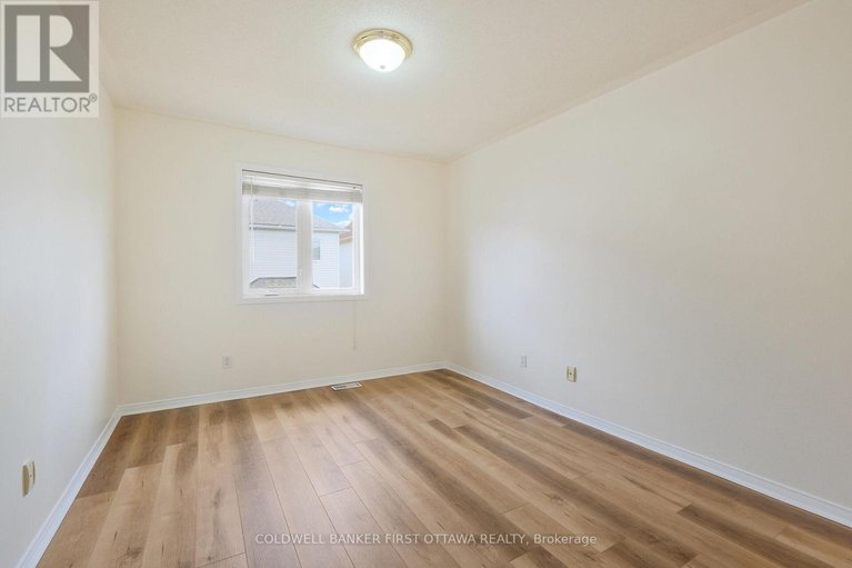28482188/107-columbia-avenue/hunt-club/ottawa/ontario/K1V1Z3_35
