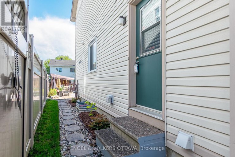 28489478/6149-westwater-crescent/orleans-village/ottawa/ontario/K1W1E1_39