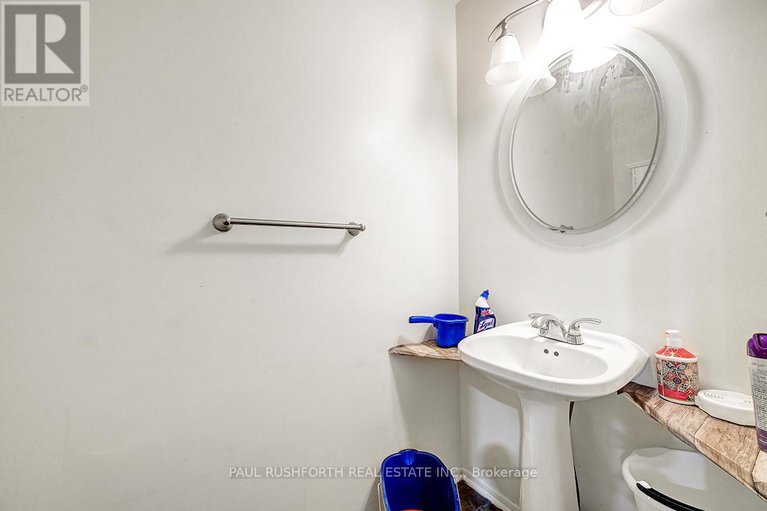 27977146/33-corley-private/heron-gateindustrial-park/ottawa/ontario/K1V8T7_13