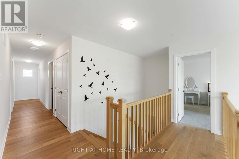 28377550/707-kirkham-crescent/btwn-franktown-rd-fallowfield-rd/ottawa/ontario/K0A2Z0_17