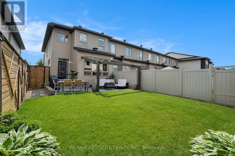 28491289/560-triangle-street-n/emerald-meadowstrailwest/ottawa/ontario/K2V0M5_28