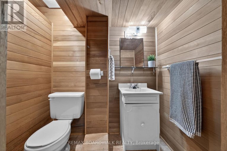 29594831/32-bowmoor-avenue/borden-farmstewart-farmcarleton-heightsparkwood-hills/ottawa/ontario/K2E6M4_27