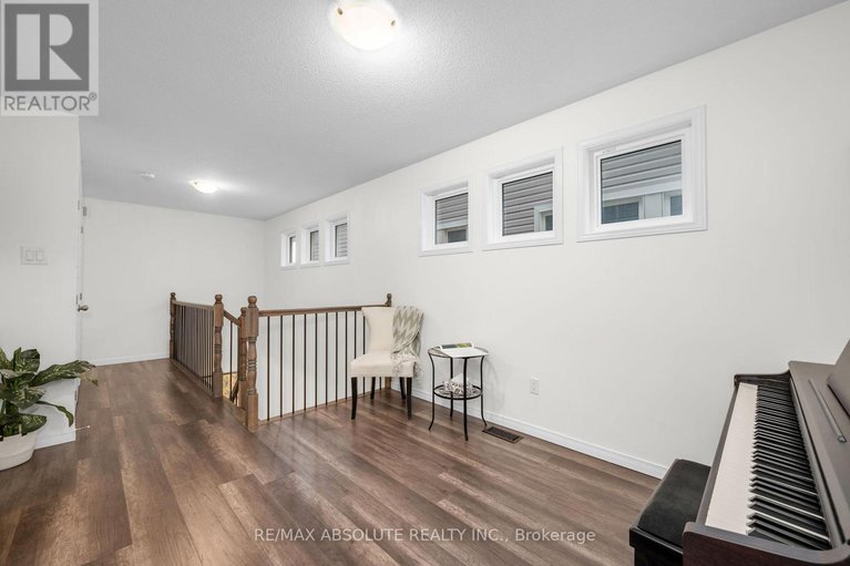 28578833/302-haliburton-heights/emerald-meadowstrailwest/ottawa/ontario/K2S1S3_31
