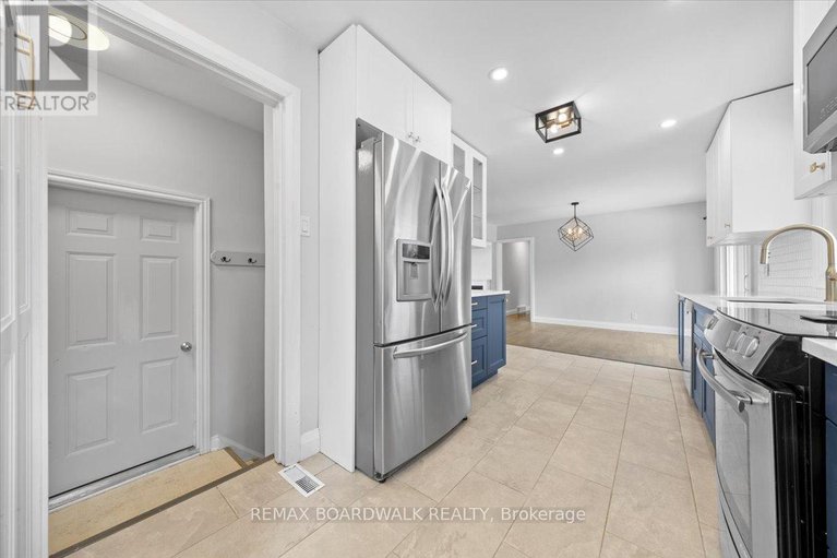 29447126/21-turtleback-way-drive/stittsville-south/ottawa/ontario/K2S1P8_31