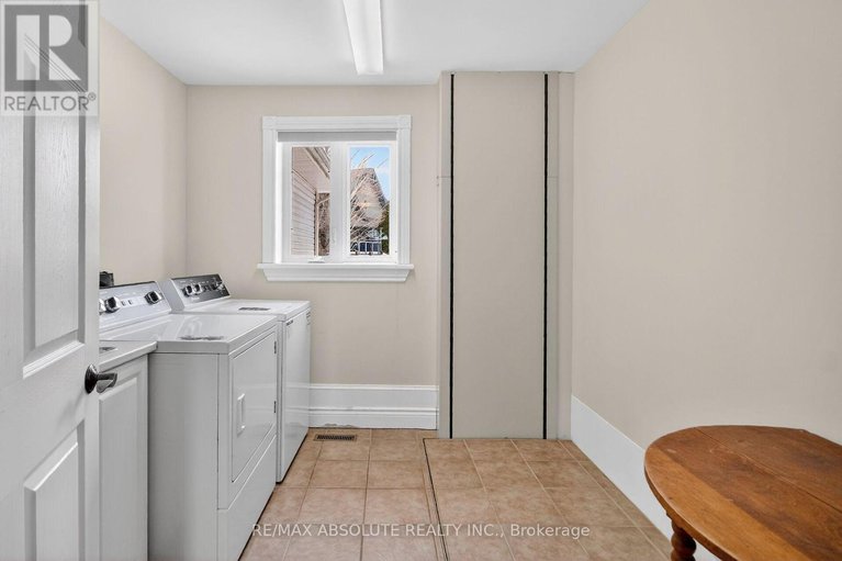 29431779/223-jensen-court/carp/ottawa/ontario/K0A1L0_4