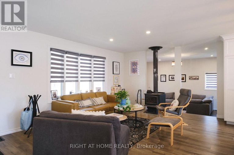 29658315/14-fisher-street/mcnabbraeside-twps/mcnabbraeside/ontario/K0A3L0_9