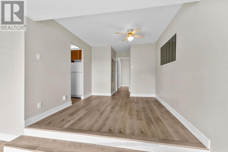 28607992/1003-1171-ambleside-drive/woodroffe/ottawa/ontario/K2B8E1_8