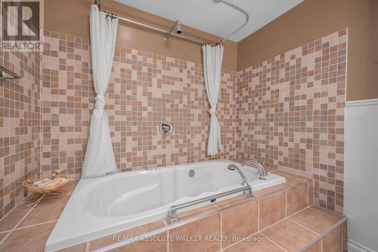 28894846/841-scala-avenue/notting-hillsummerside/ottawa/ontario/K4A4M1_36