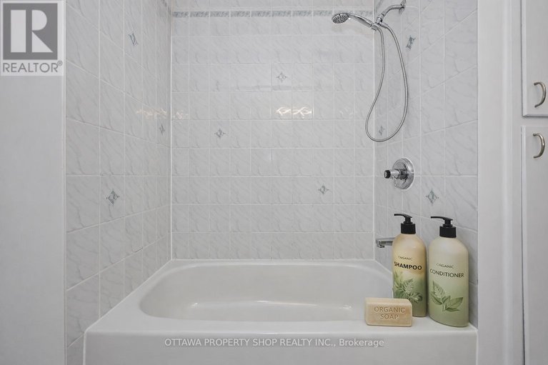 29189890/674-hastings-avenue/elmvale-acres/ottawa/ontario/K1G1N1_11