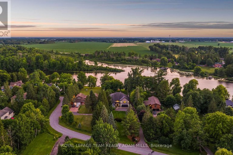 28557941/2330-summerside-drive/manotick-east-to-manotick-station/ottawa/ontario/K4M1B4_49