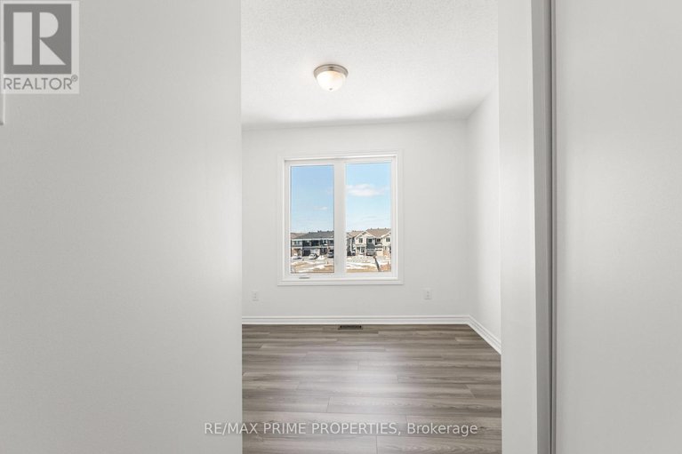 28608754/606-bellatrix-walk/half-moon-bay/ottawa/ontario/K2J6N4_27