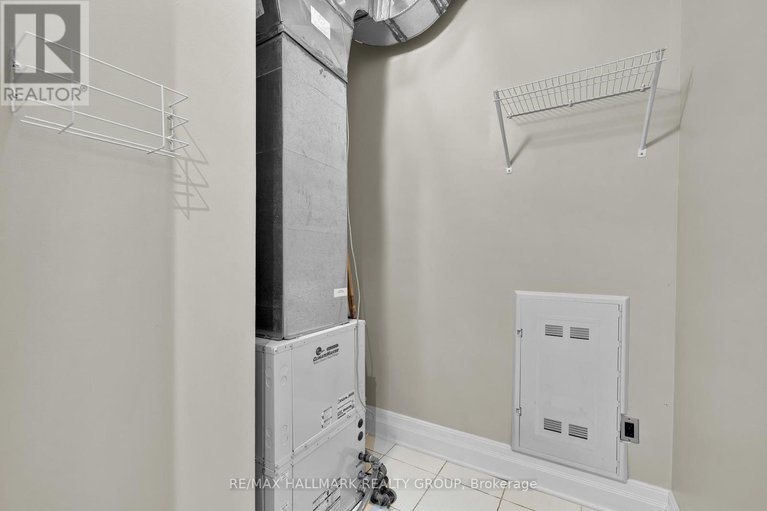 28579122/ph5-330-loretta-avenue-s/west-centre-town/ottawa/ontario/K1S4E8_41