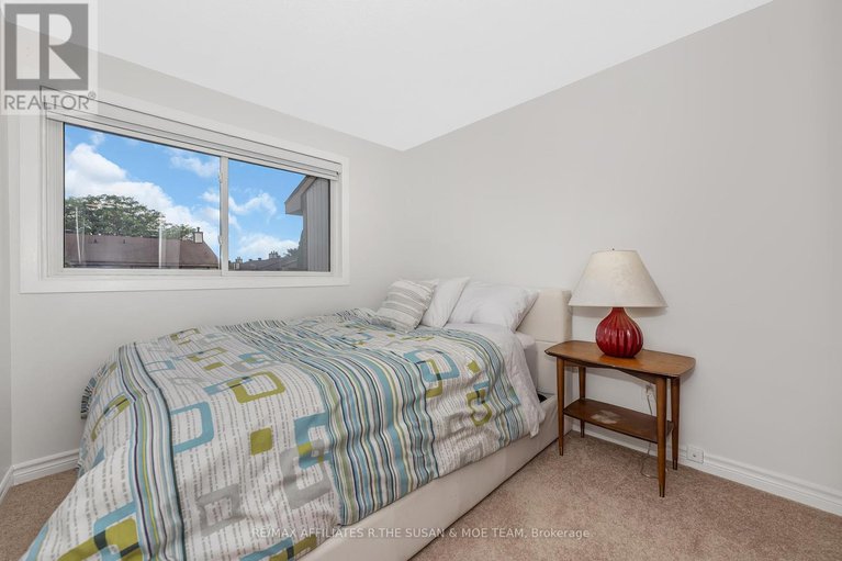 28555719/46-stokes-crescent/glencairnhazeldean/ottawa/ontario/K2L2Z4_31