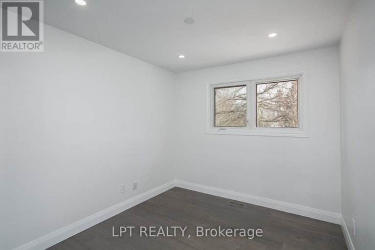 29606503/2317-elmira-drive/parkway-park/ottawa/ontario/K2C1H3_31