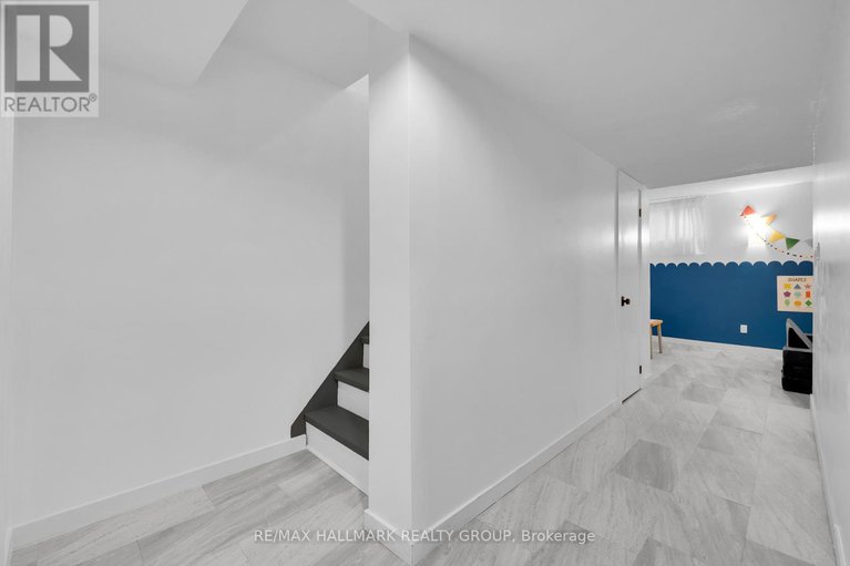 28989404/81-hadley-circle/bells-corners/ottawa/ontario/K2H7Z8_37