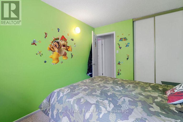 28447984/80-pickwick-drive/cedargrovefraserdale/ottawa/ontario/K2J3E2_20