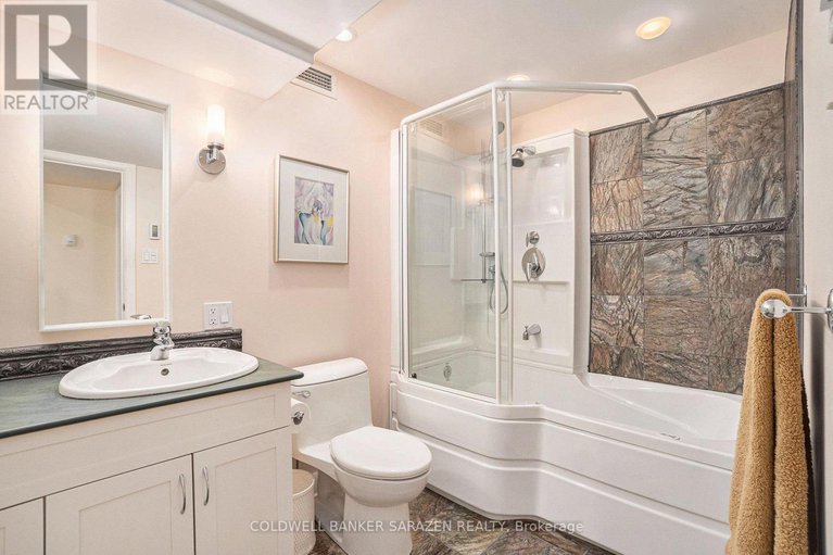 28506946/2009-killarney-drive/mckellar-heightsglabar-park/ottawa/ontario/K2A1P9_24