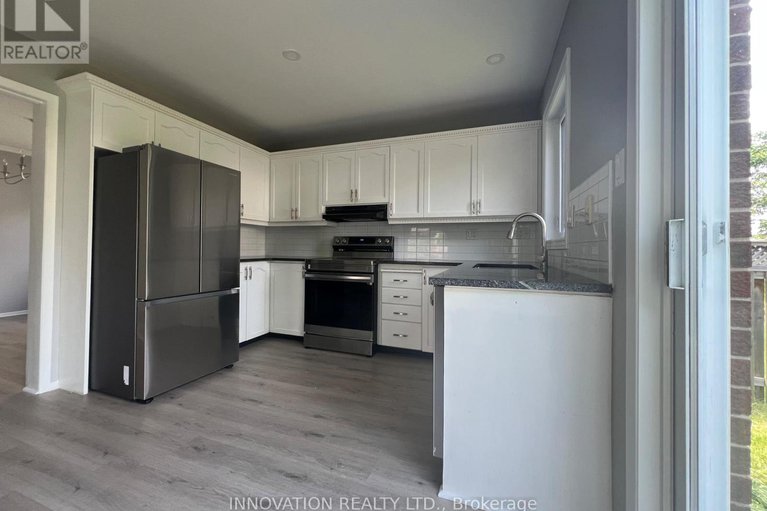 28246282/2-chickasaw-crescent/bridlewood/ottawa/ontario/K2M1M3_9