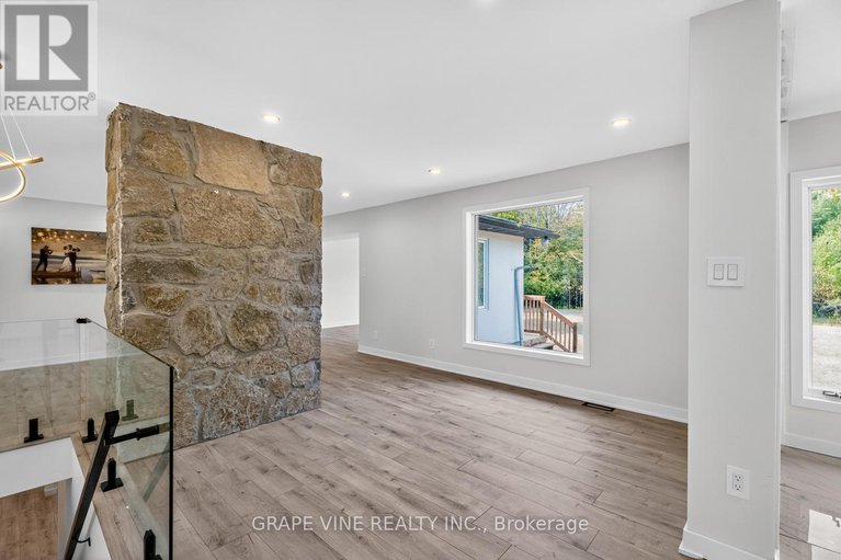 28849107/135-manion-road/huntley-ward-south-west/ottawa/ontario/K0A1L0_21